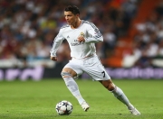 开云体育官网-赛道上的孤勇者，拉塞尔独扛大旗，哈斯车队惊险绝杀迈凯伦