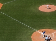 开云体育下载-勒沃库森险胜罗马，伊布带队取胜，双线战场上的战术与意志