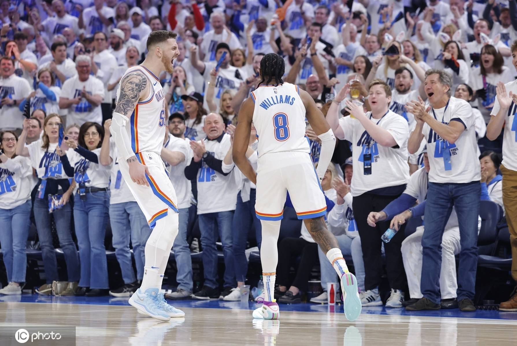 雷霆险胜加拿大男篮,费沃斯打破历史纪录 雷霆险胜加拿大男篮,费沃斯打破历史纪录