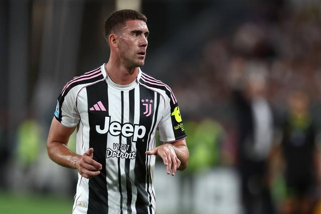 拜仁绝地反击加拿大,弗拉霍维奇完成帽子戏法 拜仁绝地反击加拿大,弗拉霍维奇完成帽子戏法