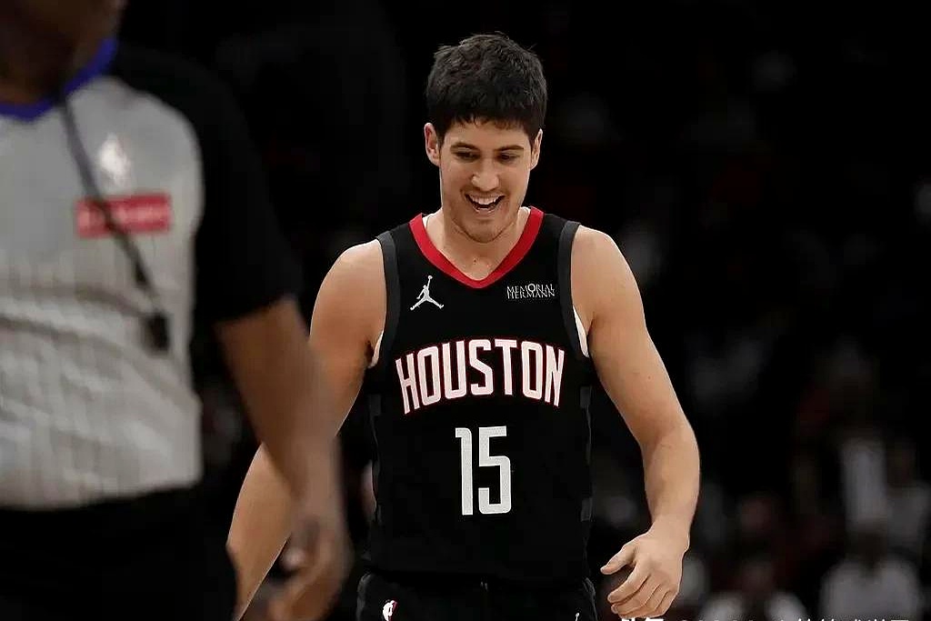 火箭完胜中国男篮,巴恩斯惊艳世界的简单介绍 火箭完胜中国男篮,巴恩斯惊艳世界的简单介绍