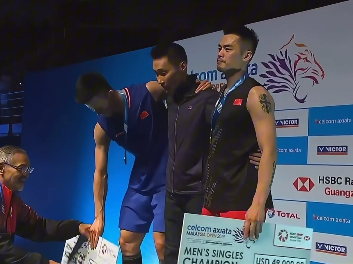 日本羽毛球队鏖战英格兰羽毛球队,林丹送出助攻的简单介绍 日本羽毛球队鏖战英格兰羽毛球队,林丹送出助攻的简单介绍