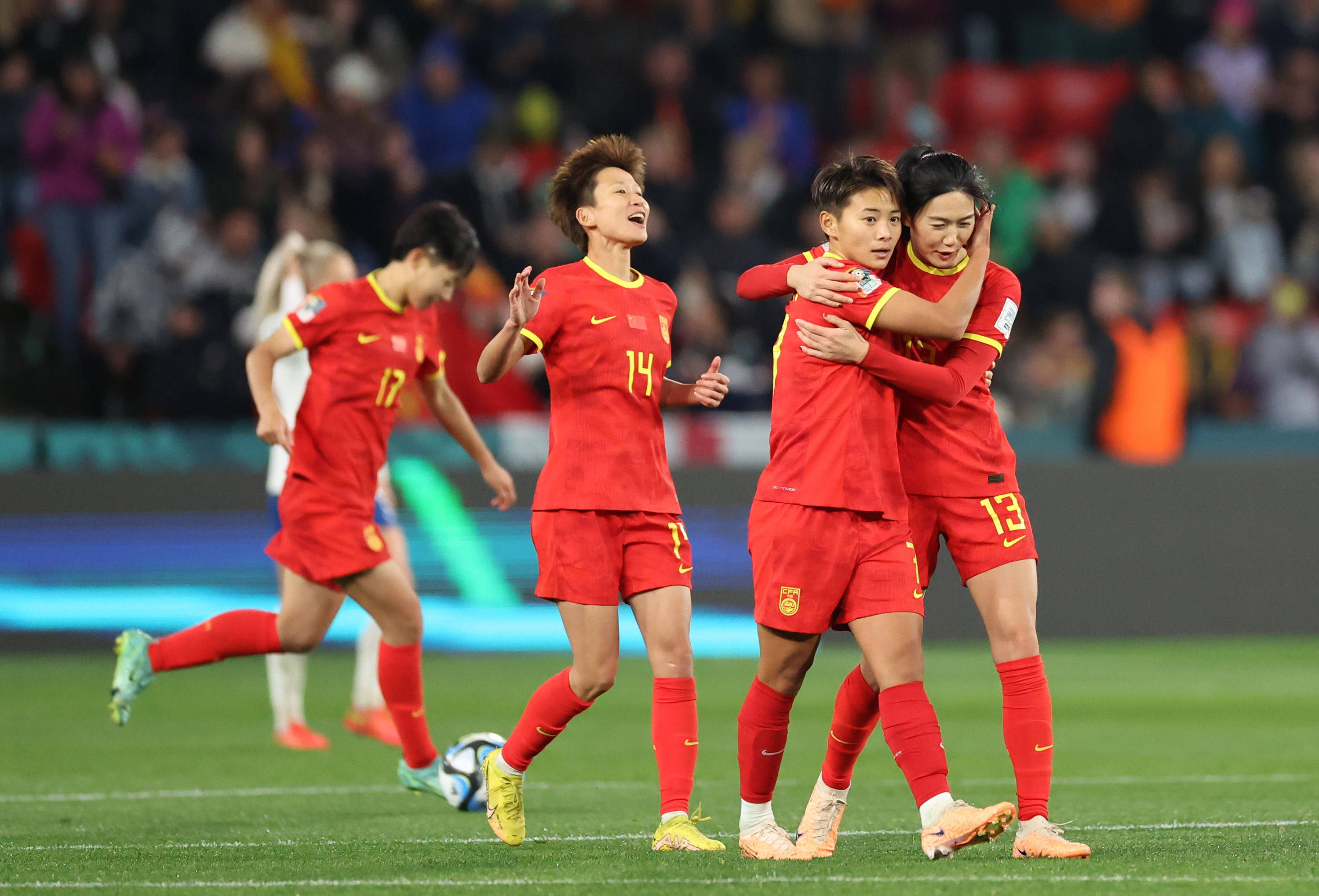 关于国际体育盛事中,女足选手挑战自我!的信息 关于国际体育盛事中,女足选手挑战自我!的信息