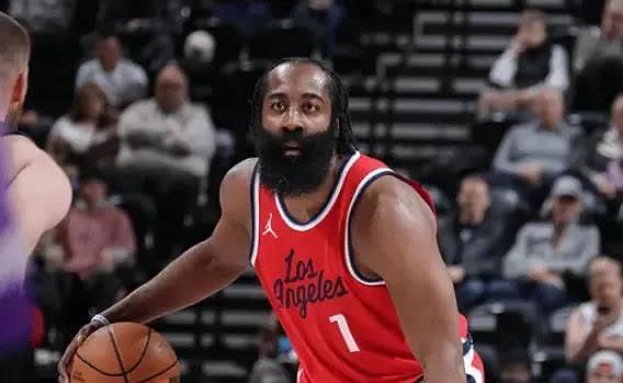 西藏队临危受命，关键时刻逆袭夺冠的简单介绍