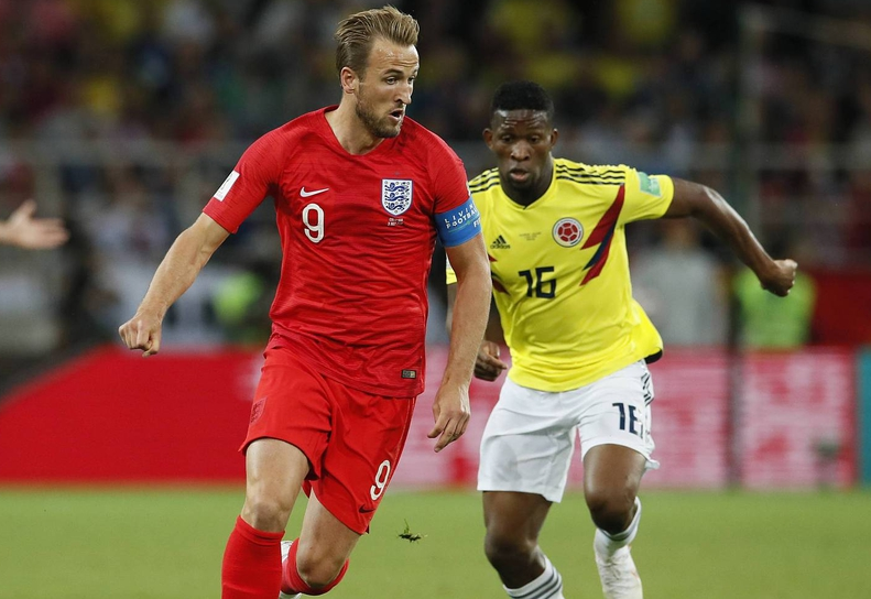 包含英格兰队完胜瑞典队，奥恰洛夫高光表现的词条