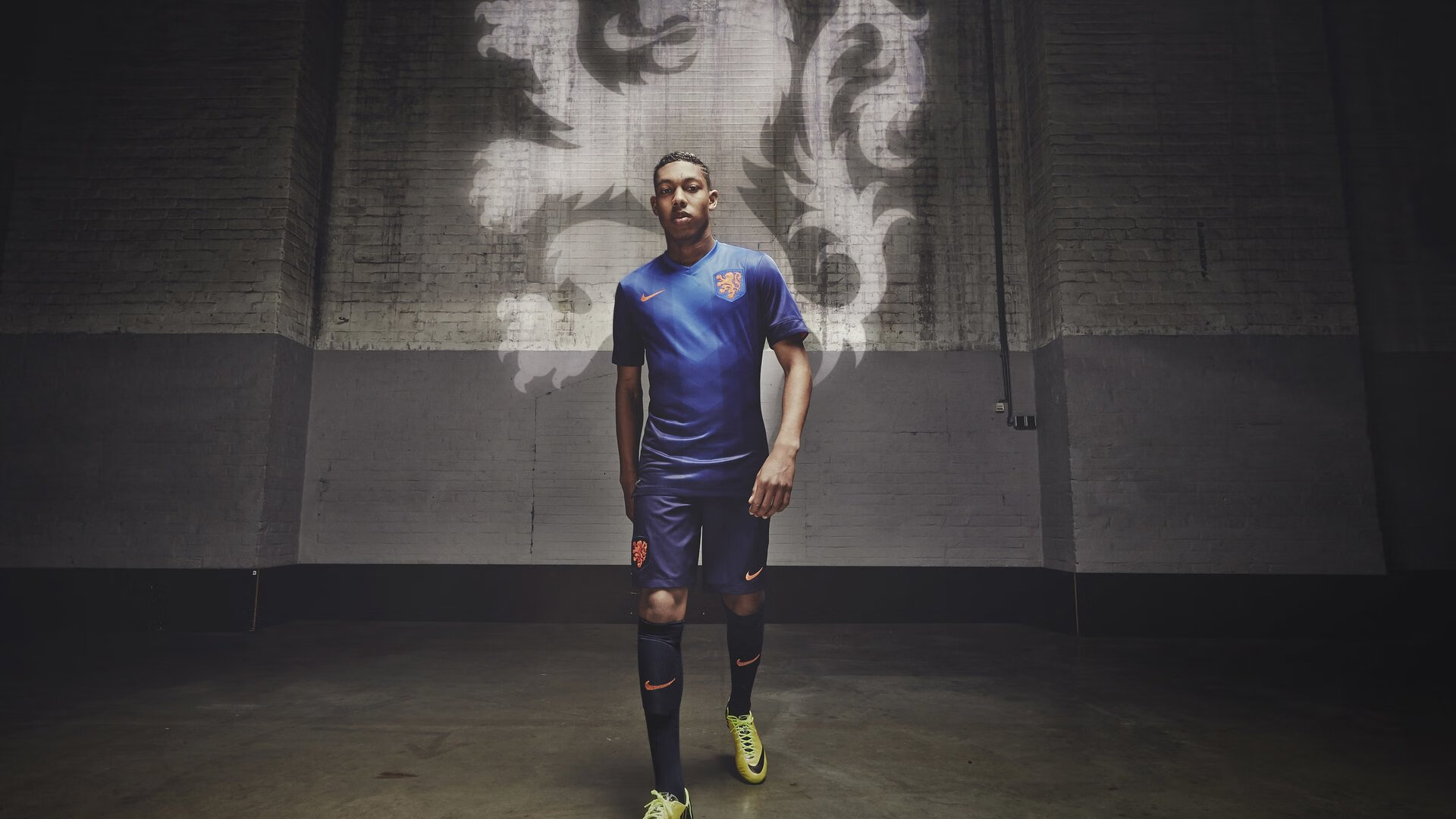 若日尼奥掌控全局，几内亚战术压制苏格兰的战术解析