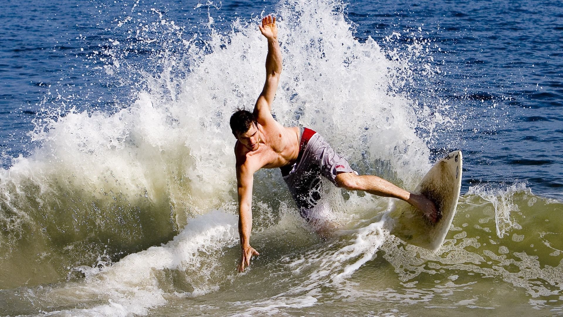 绿茵与硬木的双重奏,当伊朗资本入主国米,蒂亚戈在抢七夜写下传奇