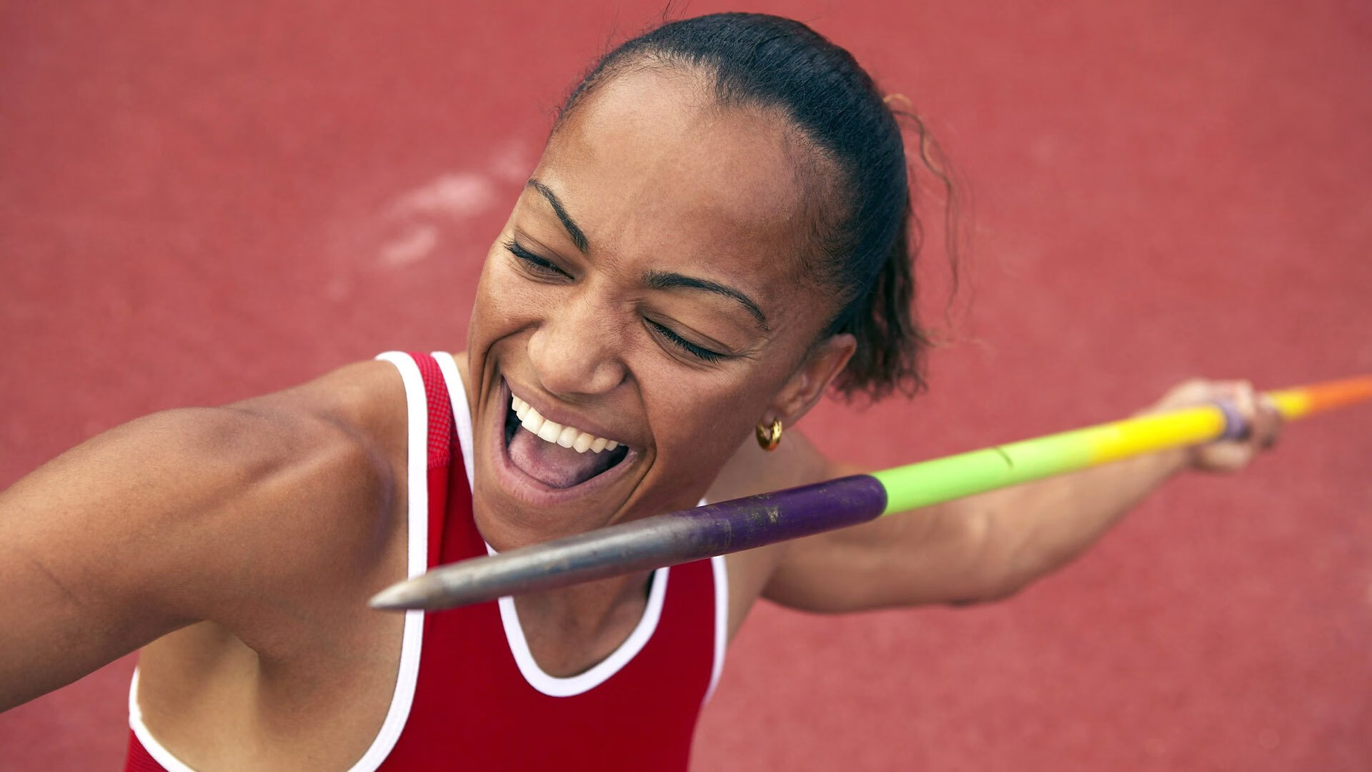 穆勒连续得分拉开差距,利物浦粉碎苏格兰—现代足球的双重叙事